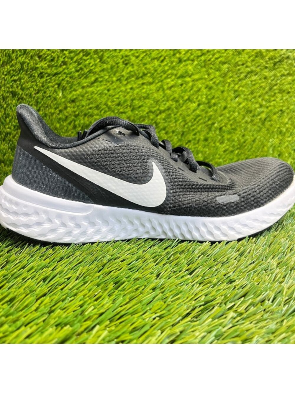 Nike Revolution 5 Womens Size 8.5 Black White Walking Running Shoes Sneakers